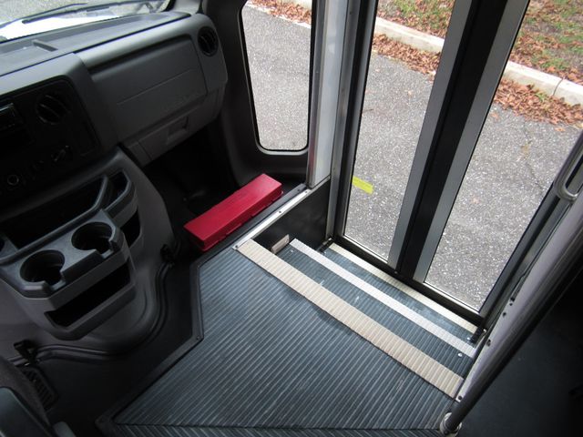 2011 Starcraft Allstar Bus E450 25 Passenger Bus + Driver 25 Passenger Shuttle Bus - 22125257 - 23