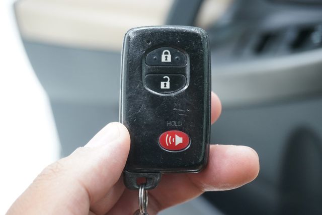 2011 Toyota RAV4 FWD 4dr 4-cyl 4-Speed Automatic Ltd - 22902376 - 15