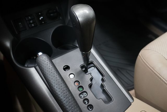 2011 Toyota RAV4 FWD 4dr 4-cyl 4-Speed Automatic Ltd - 22902376 - 18