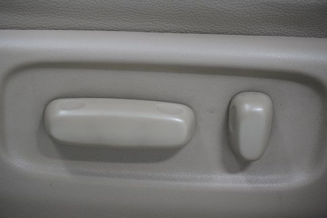 2011 Toyota RAV4 FWD 4dr 4-cyl 4-Speed Automatic Ltd - 22902376 - 24