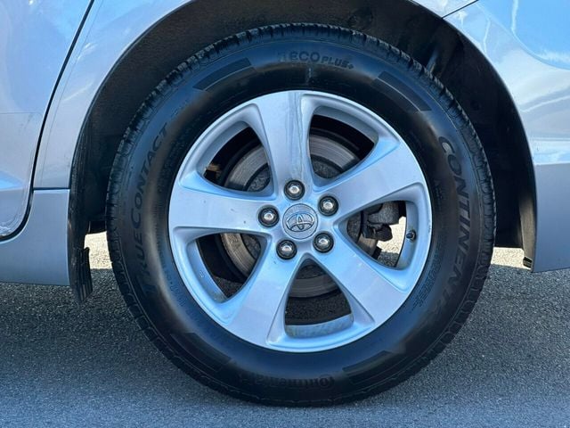 2011 Toyota Sienna LE - 22315406 - 42