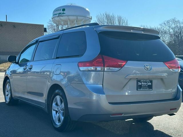 2011 Toyota Sienna LE - 22315406 - 4