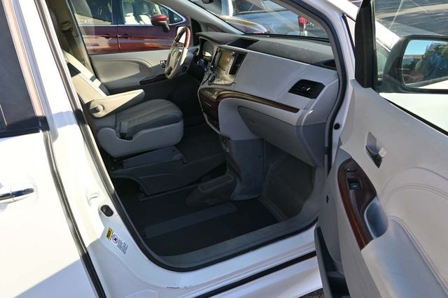 2011 Toyota Sienna Limited Mobility Handicap Van - 22889833 - 14