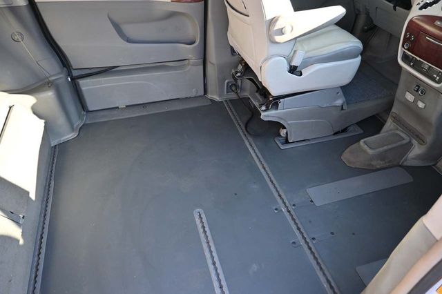 2011 Toyota Sienna Limited Mobility Handicap Van - 22889833 - 18