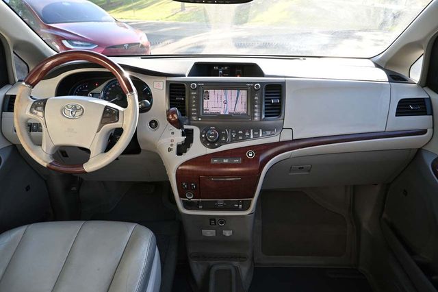 2011 Toyota Sienna Limited Mobility Handicap Van - 22889833 - 21