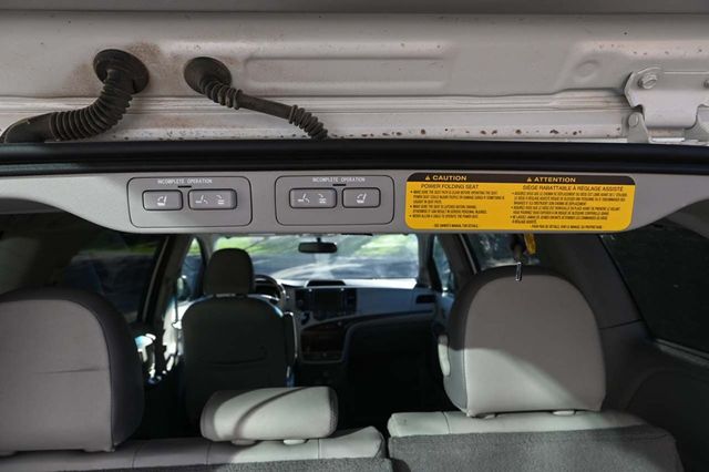 2011 Toyota Sienna Limited Mobility Handicap Van - 22889833 - 27