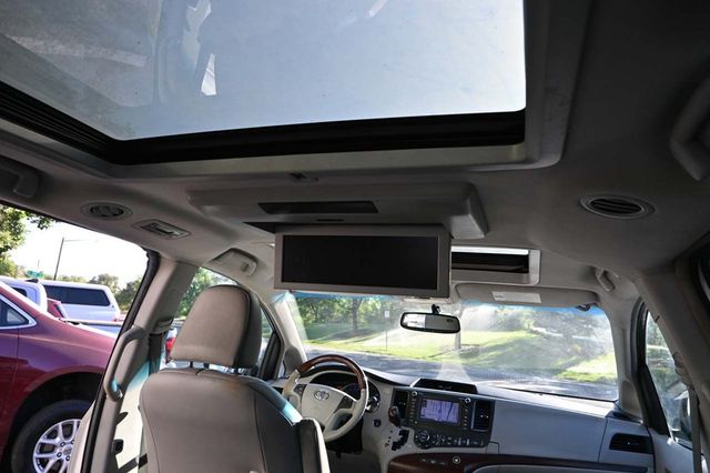 2011 Toyota Sienna Limited Mobility Handicap Van - 22889833 - 29