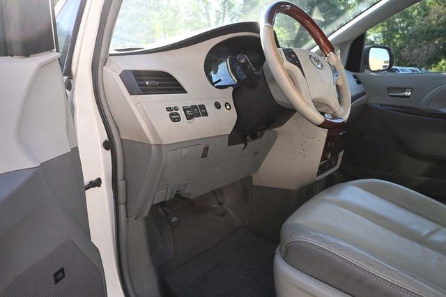 2011 Toyota Sienna Limited Mobility Handicap Van - 22889833 - 34