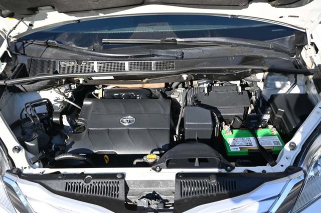 2011 Toyota Sienna Limited Mobility Handicap Van - 22889833 - 38