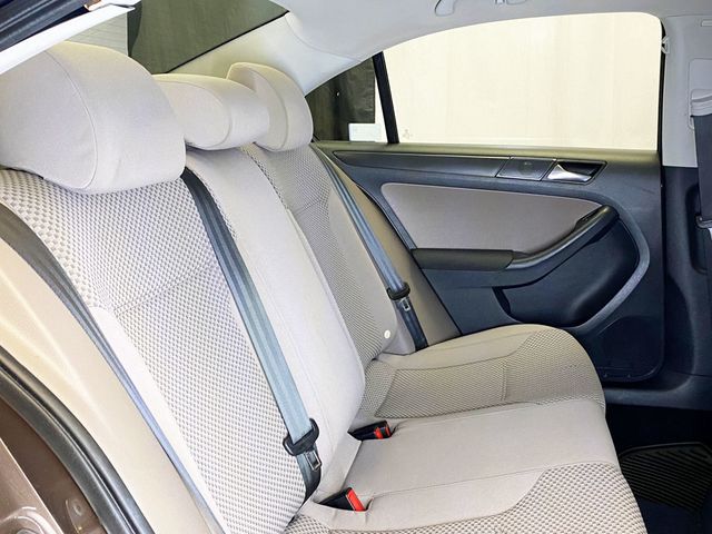 2011 Volkswagen Jetta Sedan 4dr Automatic S - 22910567 - 39