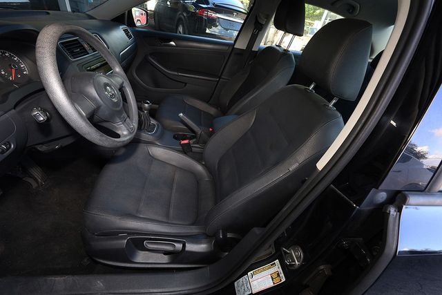 2011 VOLKSWAGEN Jetta Sedan 4dr Manual SE - 22919408 - 10