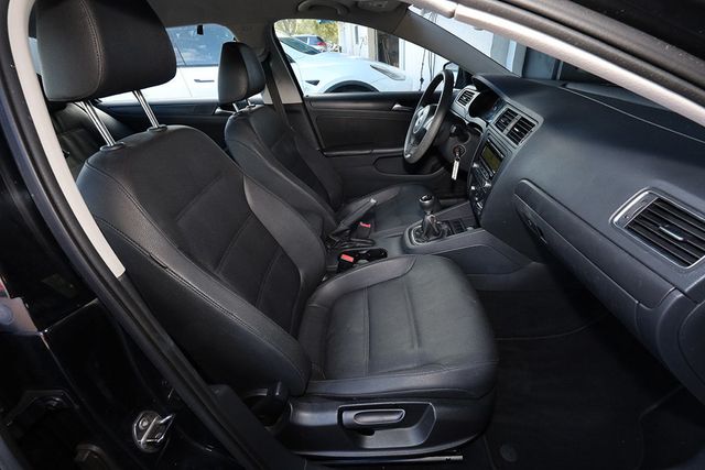 2011 VOLKSWAGEN Jetta Sedan 4dr Manual SE - 22919408 - 11