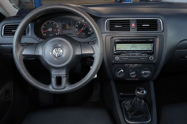 2011 VOLKSWAGEN Jetta Sedan 4dr Manual SE - 22919408 - 15
