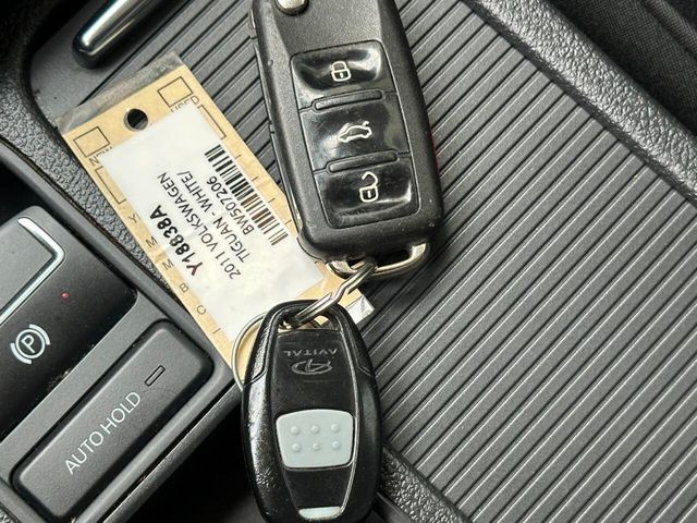 2011 Volkswagen Tiguan 4WD 4dr SEL 4Motion - 22910488 - 43