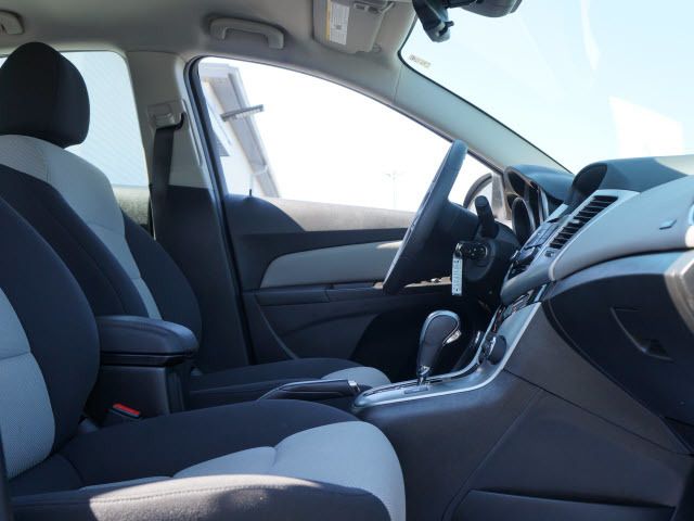 2012 Chevrolet CRUZE 4dr Sdn LS - 11966102 - 14
