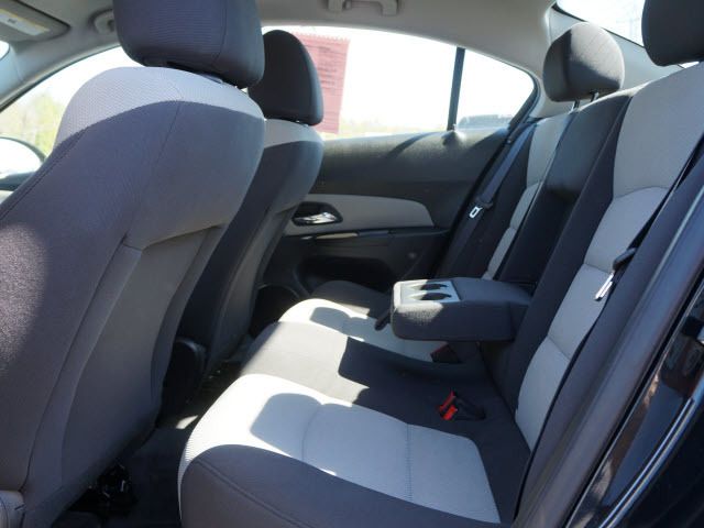 2012 Chevrolet CRUZE 4dr Sdn LS - 11966102 - 4