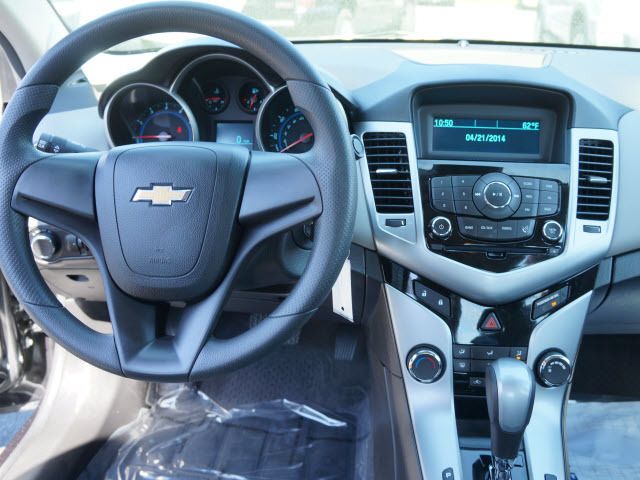 2012 Chevrolet CRUZE 4dr Sdn LS - 11966102 - 5