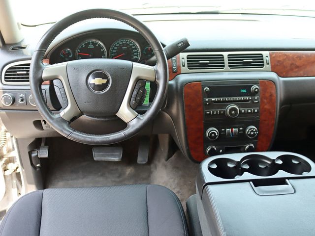 2012 Chevrolet Suburban 4WD 4dr 1500 LS - 22863657 - 10