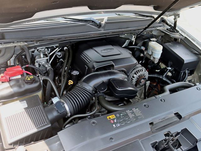 2012 Chevrolet Suburban 4WD 4dr 1500 LS - 22863657 - 26