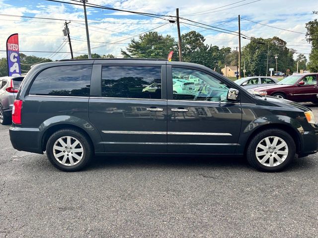 2012 Chrysler Town & Country 4dr Wagon Touring-L - 22922654 - 10