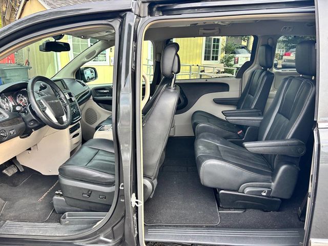 2012 Chrysler Town & Country 4dr Wagon Touring-L - 22922654 - 16