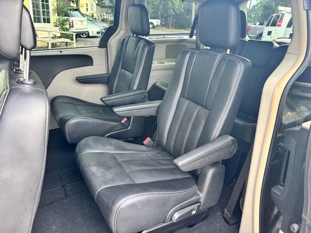 2012 Chrysler Town & Country 4dr Wagon Touring-L - 22922654 - 17