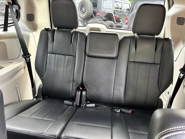 2012 Chrysler Town & Country 4dr Wagon Touring-L - 22922654 - 18