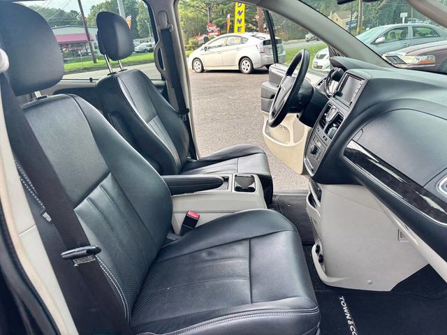 2012 Chrysler Town & Country 4dr Wagon Touring-L - 22922654 - 26