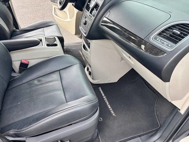 2012 Chrysler Town & Country 4dr Wagon Touring-L - 22922654 - 27