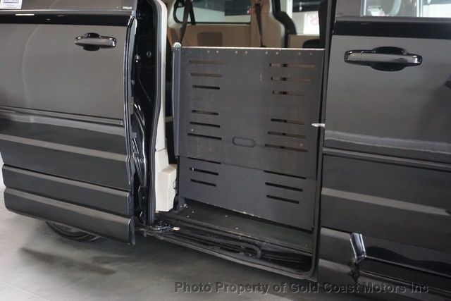 2012 Dodge Grand Caravan *Braun Ability Handicap Van* *Power Ramp*  - 22118494 - 49
