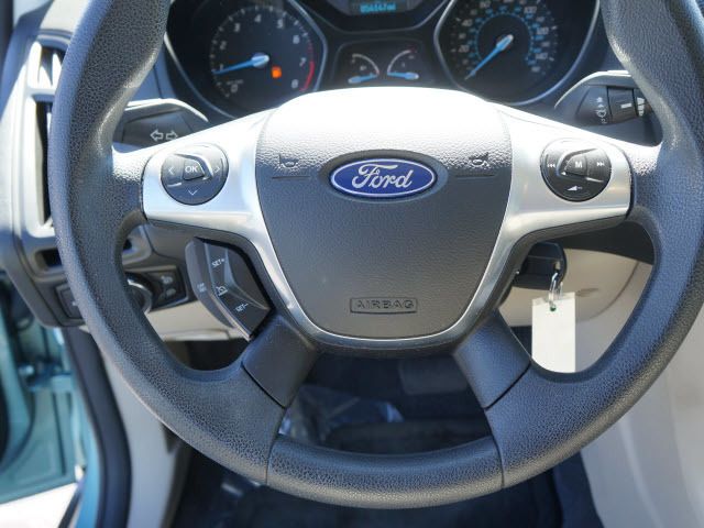 2012 Ford Focus 4dr Sdn SE - 11735131 - 10