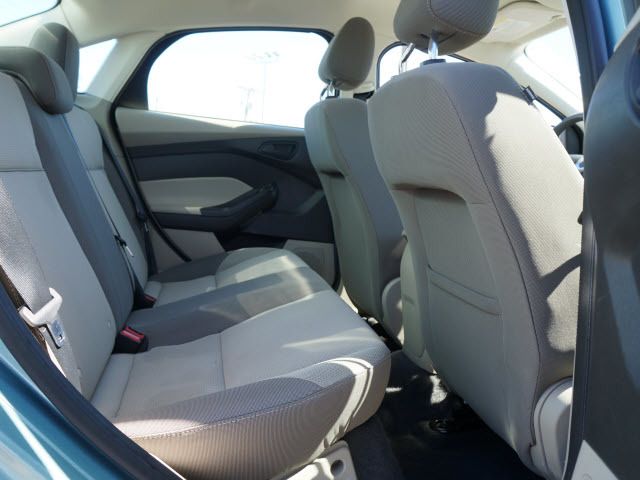 2012 Ford Focus 4dr Sdn SE - 11735131 - 16