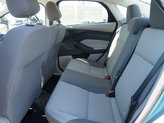 2012 Ford Focus 4dr Sdn SE - 11735131 - 5