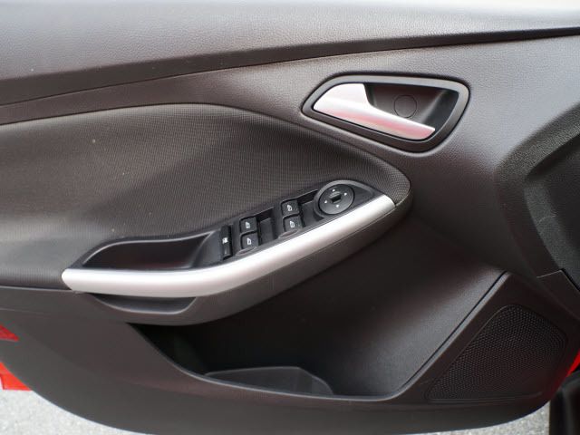 2012 Ford Focus 4dr Sdn SE - 11862265 - 13