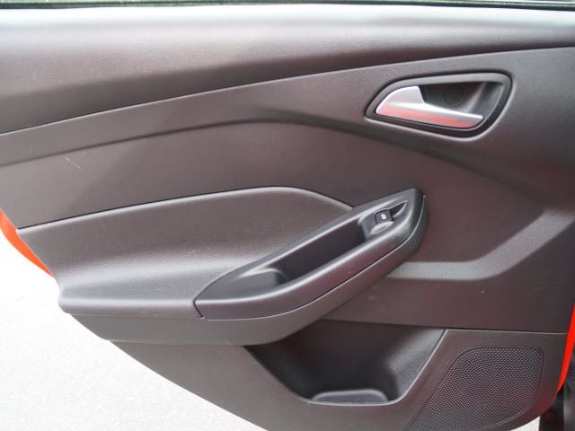 2012 Ford Focus 4dr Sdn SE - 11862265 - 14