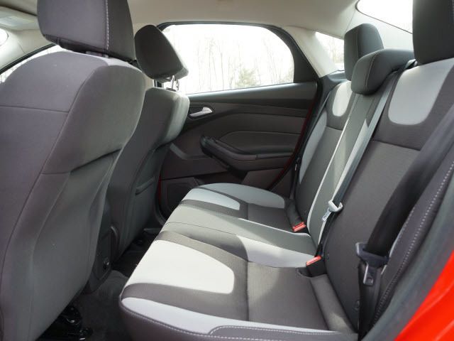 2012 Ford Focus 4dr Sdn SE - 11862265 - 5