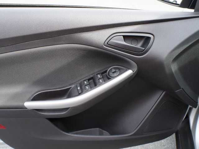 2012 Ford Focus 4dr Sdn SE - 11911595 - 14