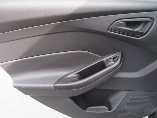 2012 Ford Focus 4dr Sdn SE - 11911595 - 15