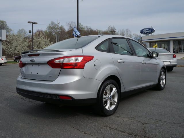2012 Ford Focus 4dr Sdn SE - 11911595 - 1