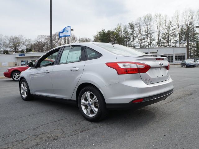 2012 Ford Focus 4dr Sdn SE - 11911595 - 2