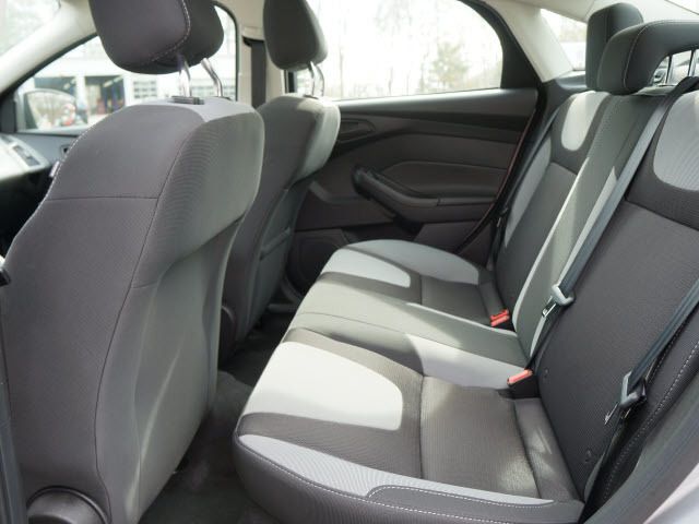 2012 Ford Focus 4dr Sdn SE - 11911595 - 5