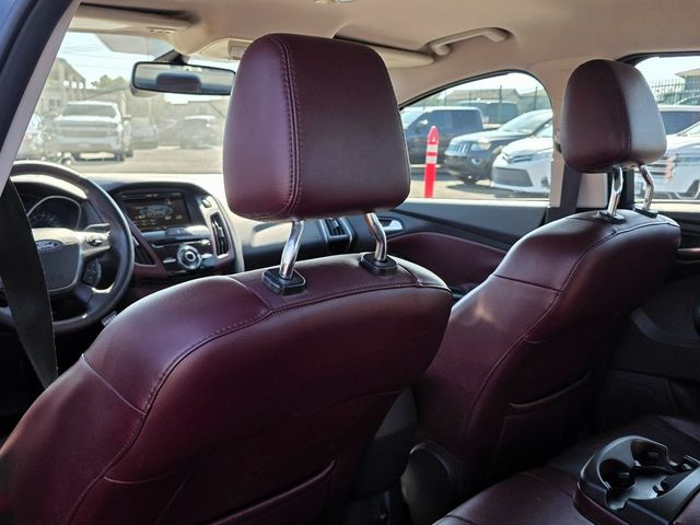 2012 Ford Focus 4dr Sedan Titanium - 22937410 - 17