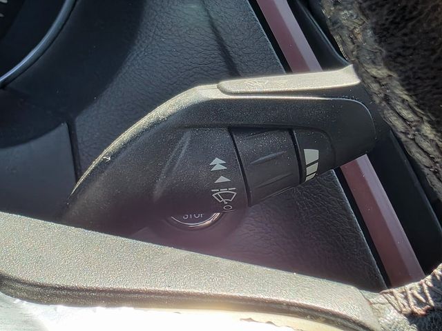 2012 Ford Focus 4dr Sedan Titanium - 22937410 - 36