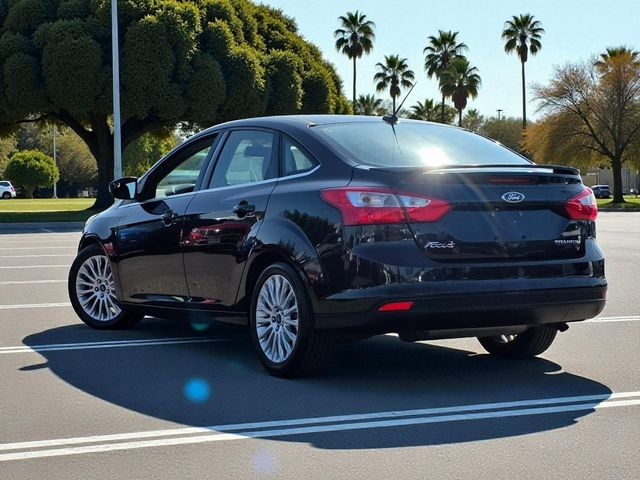 2012 Ford Focus 4dr Sedan Titanium - 22937410 - 3