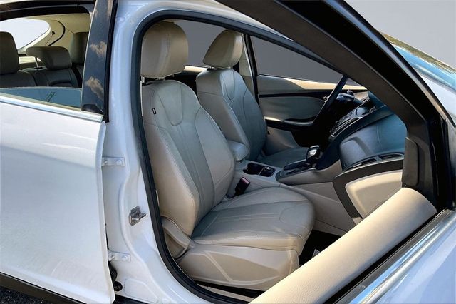 2012 Ford Focus 5dr Hatchback SEL - 22940363 - 12