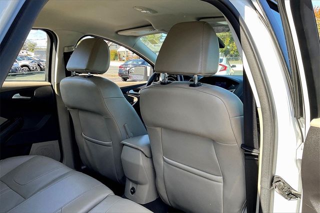 2012 Ford Focus 5dr Hatchback SEL - 22940363 - 14