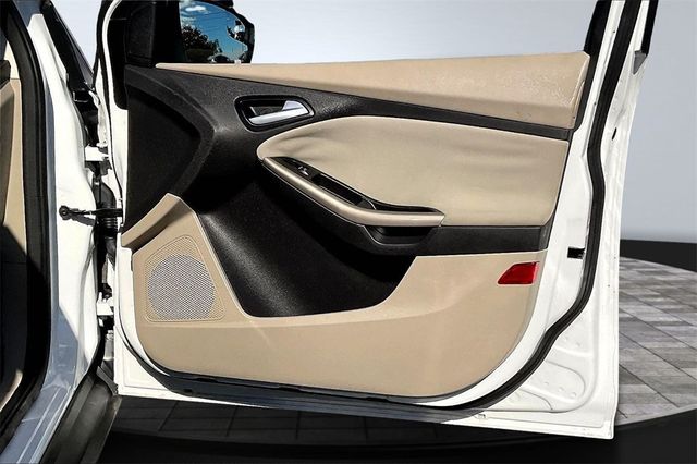 2012 Ford Focus 5dr Hatchback SEL - 22940363 - 15