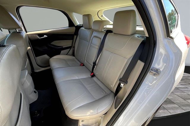 2012 Ford Focus 5dr Hatchback SEL - 22940363 - 16