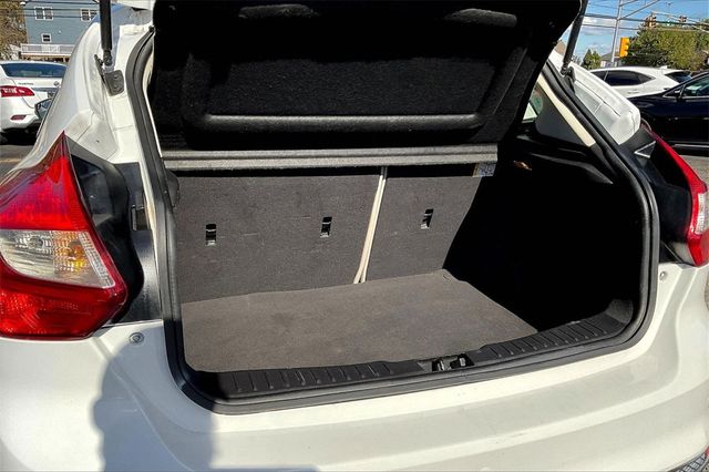 2012 Ford Focus 5dr Hatchback SEL - 22940363 - 31