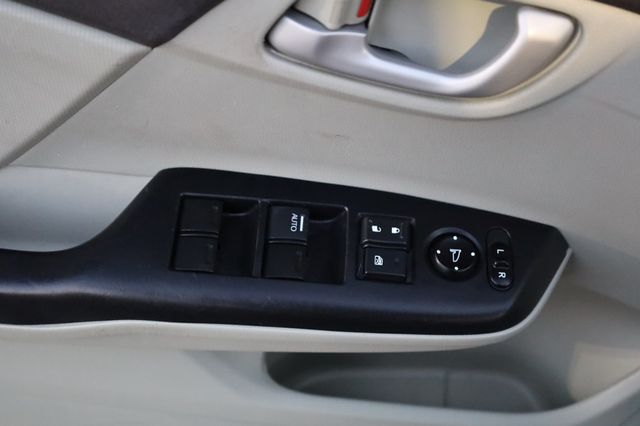 2012 Honda Civic Sedan 4dr Automatic LX - 22932734 - 32